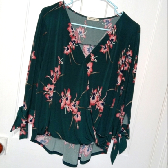Beacon Tops - Beacon Drk Green Floral Faux Wrap Hi Low Longsleeve Top size Large